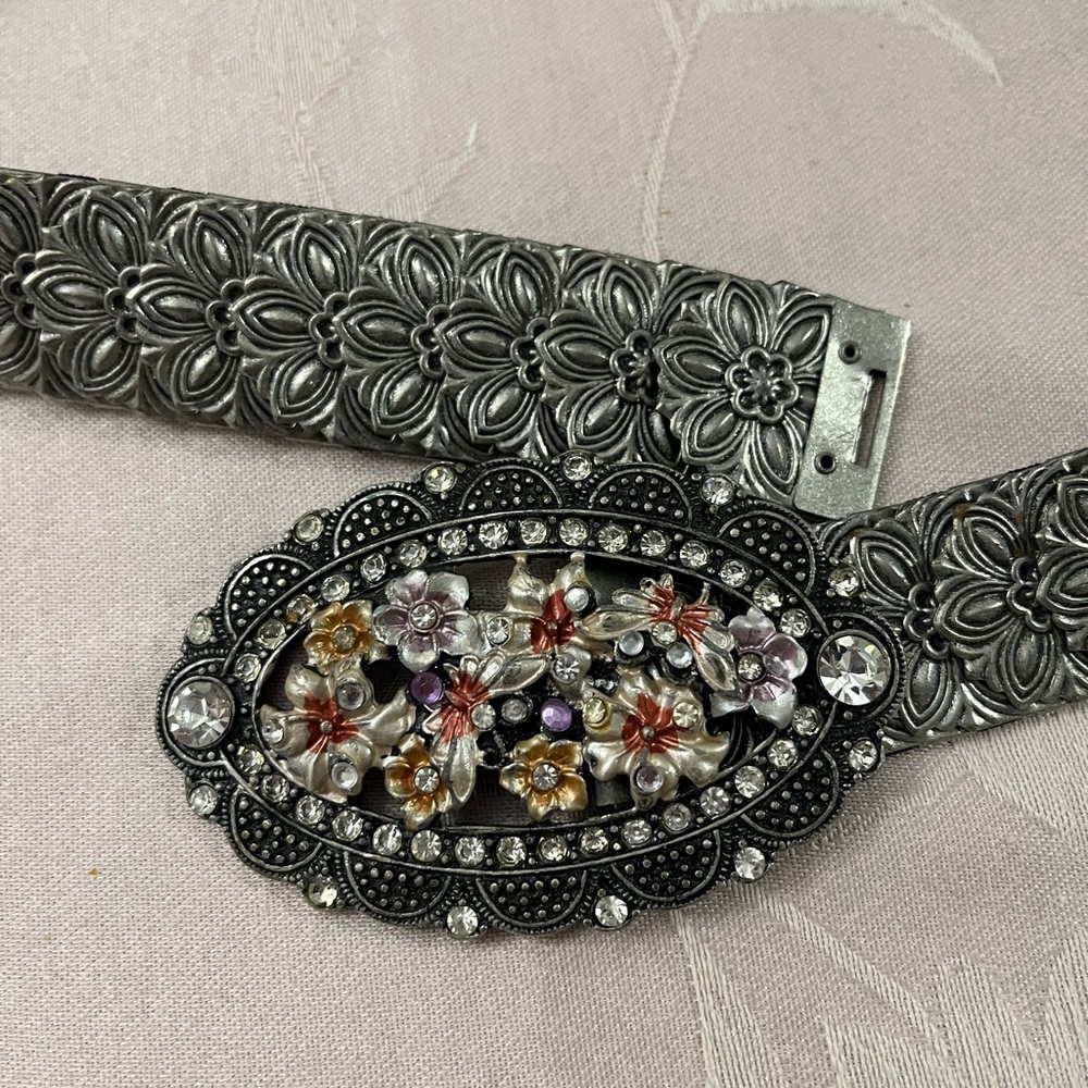 Vintage Floral Embellished Silver Belt